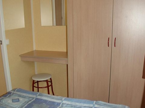 MOBILHOME 4 personnes - Mobil-home bois - 26m² avec terrasse couverte / 2 chambres