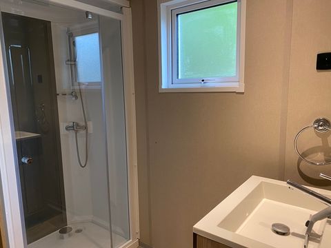 Chalet 4 personnes - Chalet Mimosa SPA - 47 m² avec terrasse couverte - 2 chambres