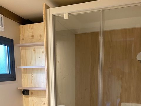 CHALET 5 personnes - Chalet Médiéval - CLIM - 37 m² avec terrasse semi-couverte - 2 chambres