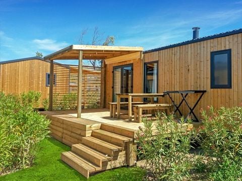 MOBILHOME 6 personnes - Premium | 3 Ch. | 6 Pers. | Terrasse surélevée | Clim. | TV