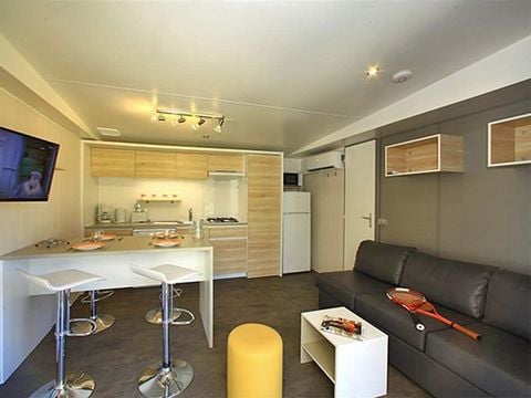 MOBILHOME 4 personnes - Ultimate | 2 Ch. | 4 Pers. | Terrasse simple | 2 SDB | Clim. | TV