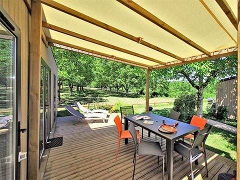 MOBILHOME 4 personnes - Ultimate | 2 Ch. | 4 Pers. | Terrasse simple | 2 SDB | Clim. | TV