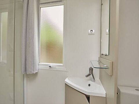 MOBILHOME 4 personnes - Mobil-home | Ultimate | 2 Ch. | 4 Pers. | Terrasse Lounge | Jacuzzi | 2 SDB | Clim. | TV