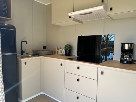 Mobilhome 4 personnes - Confort Riviera 29m² - 2 chambres - Terrasse couverte 18m²