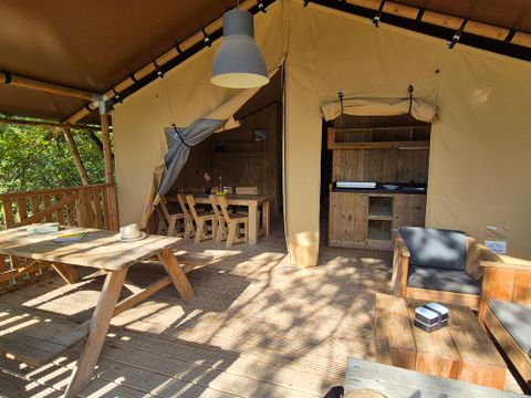 HÉBERGEMENT INSOLITE 6 personnes - TENTE SAFARI 6p