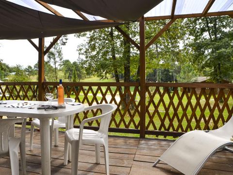 MOBILHOME 4 personnes - avec vue sur l'étang 1/4 pers.