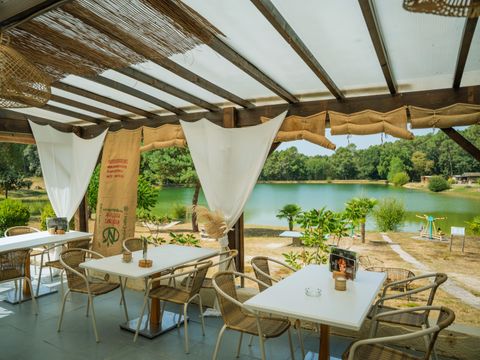 MOBILHOME 4 personnes - avec vue sur l'étang 1/4 pers.