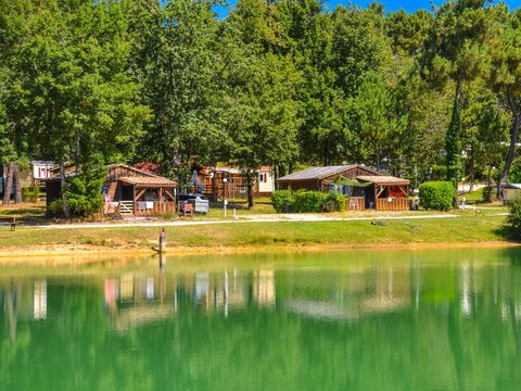 MOBILHOME 4 personnes - avec vue sur l'étang 1/4 pers.