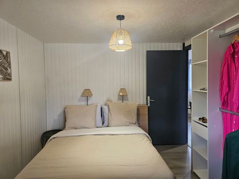 CHALET 4 personnes - Chalet devant l'étang 1/4 pers. 1/4 pers