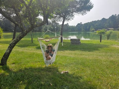 CHALET 4 personnes - Chalet devant l'étang 1/4 pers. 1/4 pers