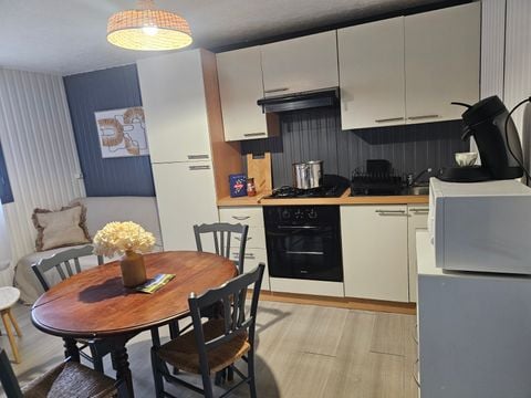 CHALET 4 personnes - Chalet devant l'étang 1/4 pers. 1/4 pers