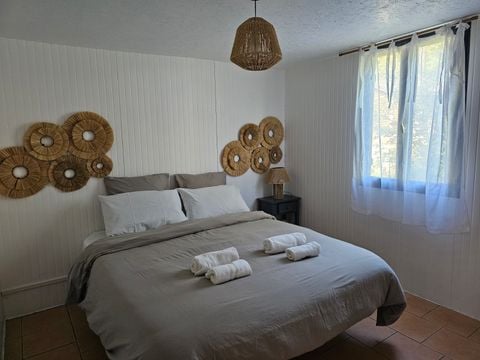 CHALET 4 personnes - Chalet devant l'étang 1/4 pers. 1/4 pers