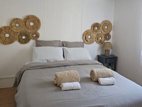 CHALET 4 personnes - Chalet devant l'étang 1/4 pers. 1/4 pers