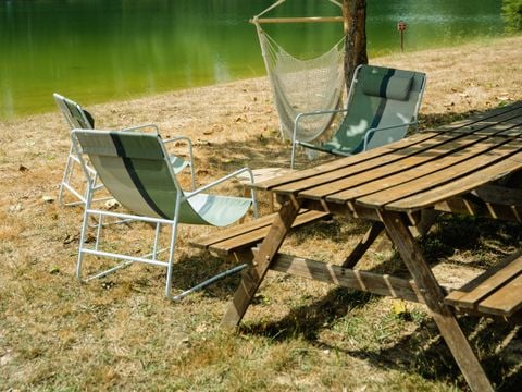 CHALET 4 personnes - Chalet devant l'étang 1/4 pers. 1/4 pers