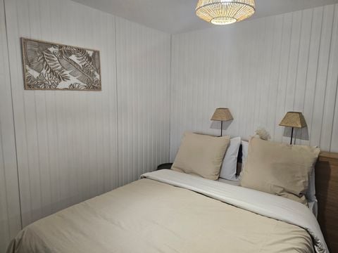 CHALET 4 personnes - Chalet devant l'étang 1/4 pers. 1/4 pers