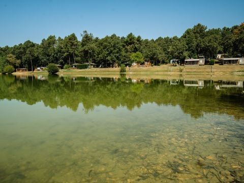 CHALET 4 personnes - Chalet devant l'étang 1/4 pers. 1/4 pers