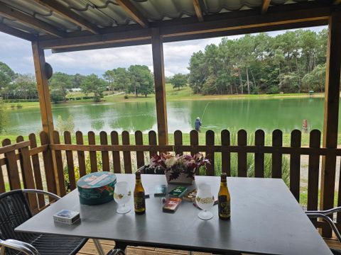 CHALET 4 personnes - Chalet devant l'étang 1/4 pers. 1/4 pers