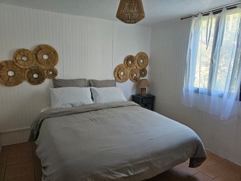 CHALET 4 personnes - Chalet devant l'étang 1/4 pers. 1/4 pers