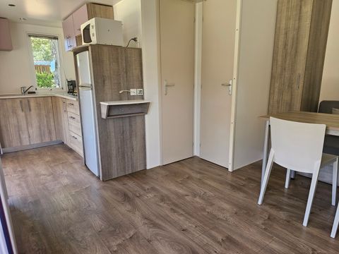 MOBILHOME 4 personnes - Mobil home Premium face à l' étang 1/4 pers