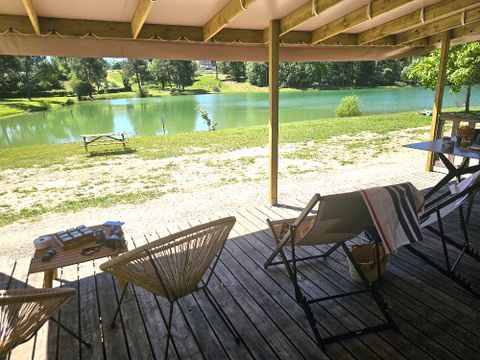 MOBILHOME 4 personnes - Mobil home Premium face à l' étang 1/4 pers