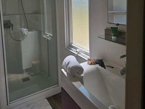 MOBILHOME 4 personnes - Mobil home Premium face à l' étang 1/4 pers