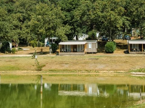 MOBILHOME 4 personnes - Mobil home Premium face à l' étang 1/4 pers