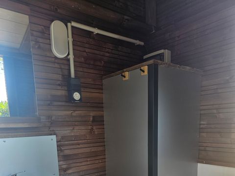 Emplacement - EMPLACEMENT VIP FACE A L 'ETANG AVEC SALLE DE BAIN ET CUISINE PRIVATIVE 2 pers