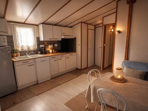 MOBILHOME 6 personnes - Mobil Home Aqua 2 ch 4/6 pers Terrasse Semi-Couverte TV