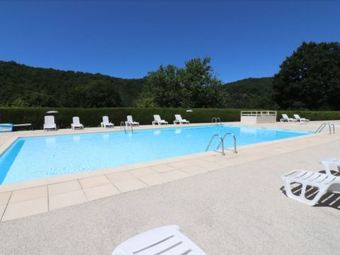 Camping Paradis - Village De Vacances La Gineste - Camping Cantal