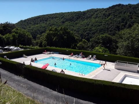 Camping Paradis - Village De Vacances La Gineste - Camping Cantal