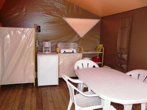 BUNGALOW TOILÉ 4 personnes - 2 chambres 20m² - sans sanitaires