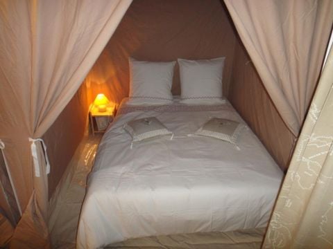 Tente en toile et en bois 4 personnes - LODGE - VIVARAIS bord de rivière - Sans sanitaires