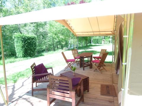 Tente en toile et en bois 4 personnes - LODGE - VIVARAIS bord de rivière - Sans sanitaires