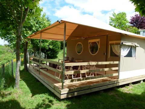 HÉBERGEMENT INSOLITE 6 personnes - Lodge Insolite Premium Pagan - 2 chambres et sanitaires HÉBERGEMENT INSOLITE 6 personnes - Lodge Insolite Premium Pagan - 2 chambres et sanitaires