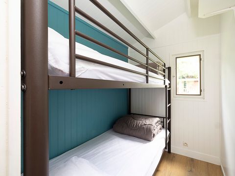 Hébergement 4 personnes - Chalet sur pilotis - 2 chambres - Bord de rivière