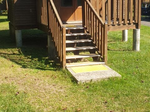 HÉBERGEMENT INSOLITE 2 personnes - Hutte - 1 chambre