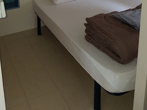 HÉBERGEMENT INSOLITE 4 personnes - Hutte Insolite Nature 20 m² (2 chambres) - avec sanitaires