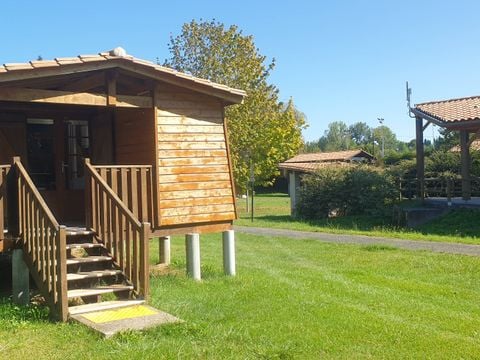 HÉBERGEMENT INSOLITE 4 personnes - Hutte Insolite Nature 20 m² (2 chambres) - avec sanitaires