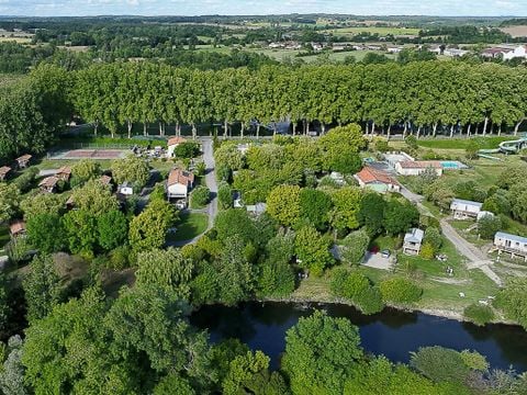 Flower Camping La Dordogne Verte - Camping Dordogne - Image N°2