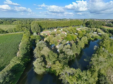 Flower Camping La Dordogne Verte - Camping Dordogne