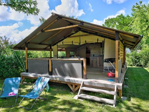 TENTE TOILE ET BOIS 6 personnes - Lodge Kenya Vintage Confort 46m² - 2 chambres + terrasse couverte 4/5 pers