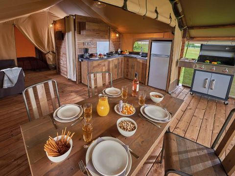 TENTE TOILE ET BOIS 6 personnes - Lodge Kenya Vintage Confort 46m² - 2 chambres + terrasse couverte 4/5 pers