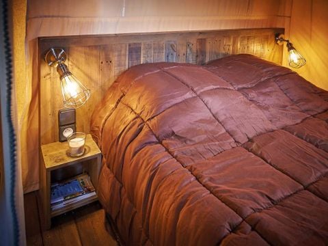 TENTE TOILE ET BOIS 6 personnes - Lodge Kenya Vintage Confort 46m² - 2 chambres + terrasse couverte 4/5 pers