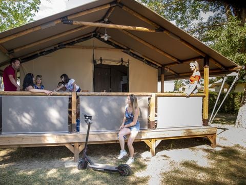 TENTE TOILE ET BOIS 5 personnes - Lodge Kenya Confort 35m² 2 chambres + Terrasse couverte 4/5 pers