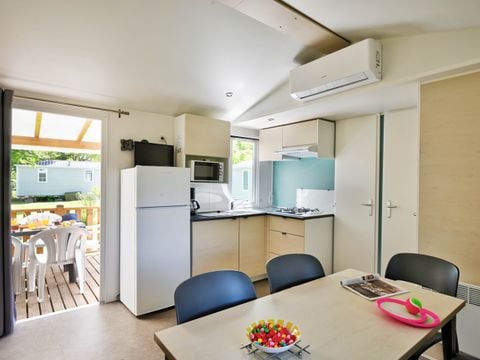 MOBILHOME 6 personnes - Mobil-home Confort 29m² 3 chambres + terrasse couverte + climatisation + TV 6 pers