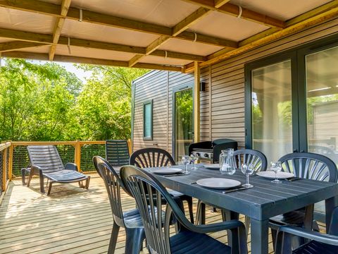 MOBILHOME 4 personnes - COTTAGE Premium 2 ch 2 salles de bain  35 m2 +TV + Lave-vaisselle + clim + plancha + terrasse XL