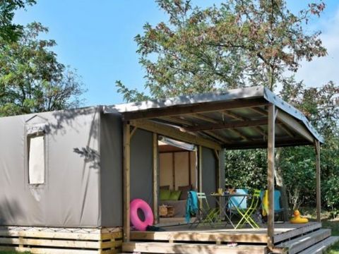 TENTE TOILE ET BOIS 4 personnes - Lodge Maori Confort 17m² (2 chambres) - sans sanitaires + terrasse couverte 2/4 pers