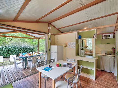 CHALET 5 personnes - Chalet Confort 25m² (2 chambres) + terrasse couverte 5 pers