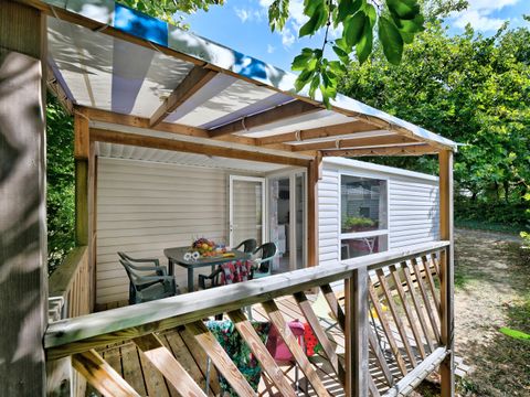 MOBILHOME 4 personnes -  Mobil home Premium 27m² (2 chambres) + terrasse couverte +Lave vaisselle + TV + Climatisation 4 pers