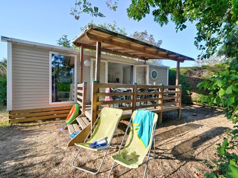 MOBILHOME 6 personnes - Mobil home Premium 29m² (2 chambres) + terrasse couverte + Lave vaisselle + TV + Climatisation 4/6 pers